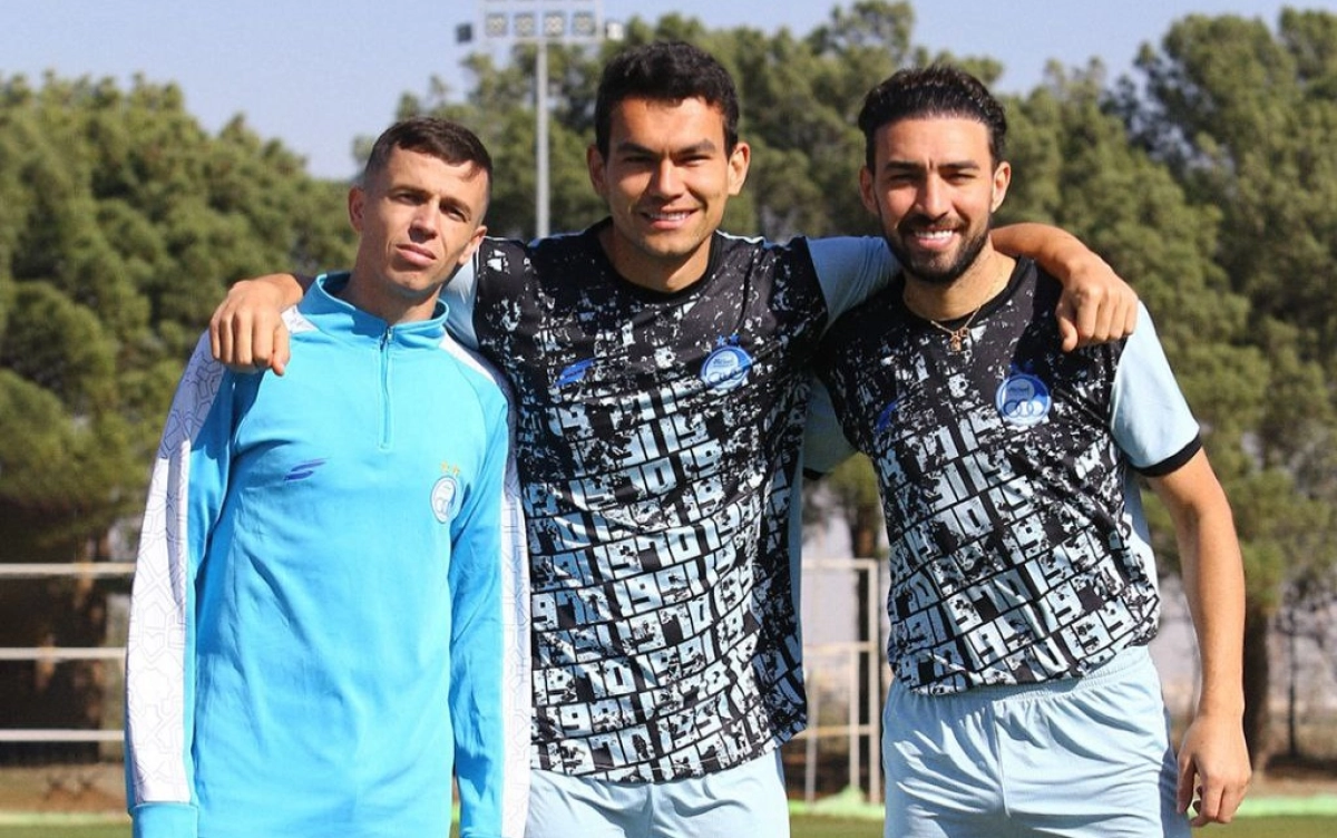 اتحاد خارجی‌ها در اردوگاه آبی به نفع ساپینتو