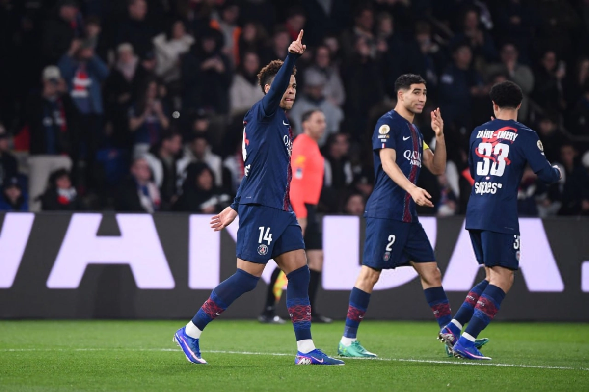 پاری‌سن‌ژرمن ۳-۰ متز؛ بازگشت به صدر جدول