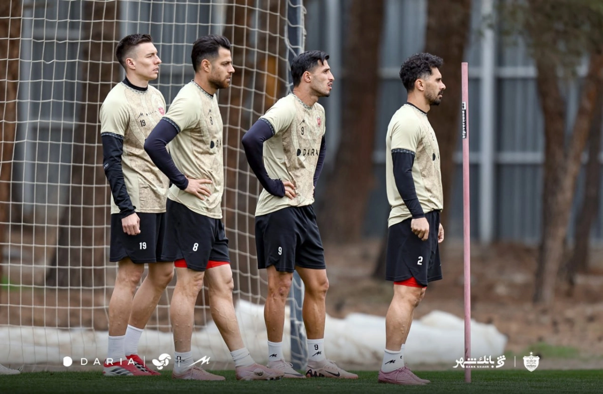 بحران در اردوگاه سرخ؛ پرسپولیس با لشکری از غایبان مقابل ذوب‌آهن