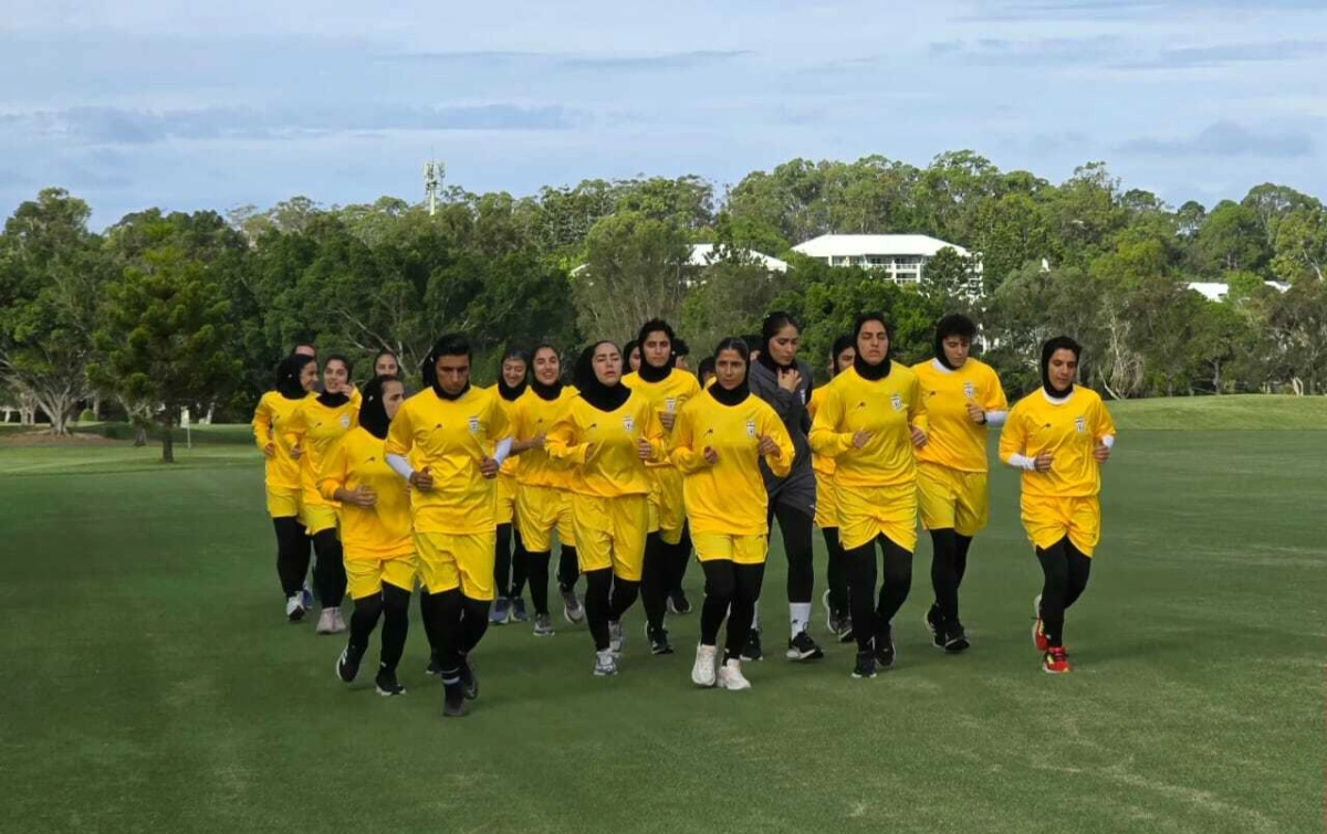 نخستین تمرین بانوان ملی‌پوش فوتبال در گلدکوست