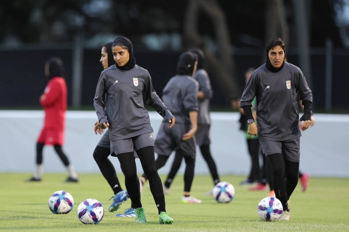 اولین گام تمرینی بانوان ملی‌پوش فوتبال زیر باران گلدکوست