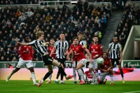نیوکاسل 2 - 1 منچستریونایتد؛ شکار بزرگ کلاغ‌های ۱۰ نفره در سنت‌جیمز پارک