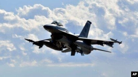 F16 امریکایی پس از اصابت در آسمان ایران، به سمت عربستان رفت
