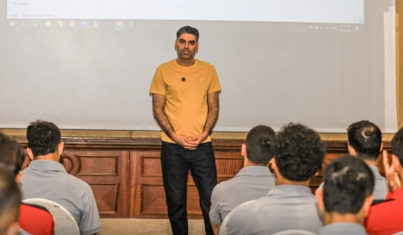 مدیرعامل پرسپولیس به بازیکنان: شکست برابر تراکتور را فراموش کنید