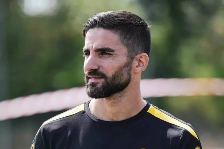 بعد از اخراج در اولین بازی؛ افزایش انتقادات از لژیونر پرسپولیسی