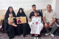 ادای احترام ملی‌پوش سپاهان به خانواده شهید مدافع وطن