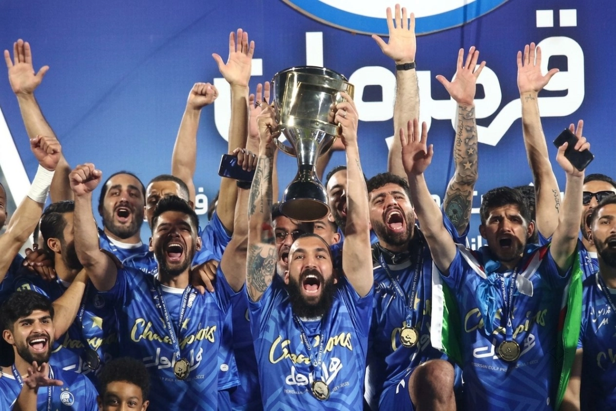 فدراسیون فوتبال بر سر دوراهی برای اعطای جام به استقلال