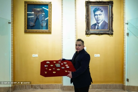 ۱۸ مدال زنده‌یاد محمدرضا نوایی به موزه افتخارات کشتی ایران اهدا شد