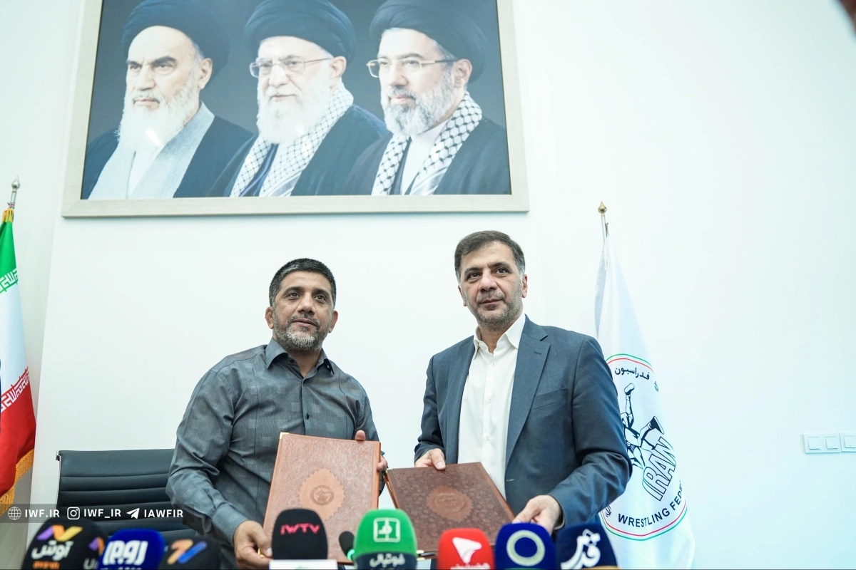 تفاهم‌نامه همکاری مشترک فدراسیون کشتی و باشگاه تراکتور تبریز امضا شد