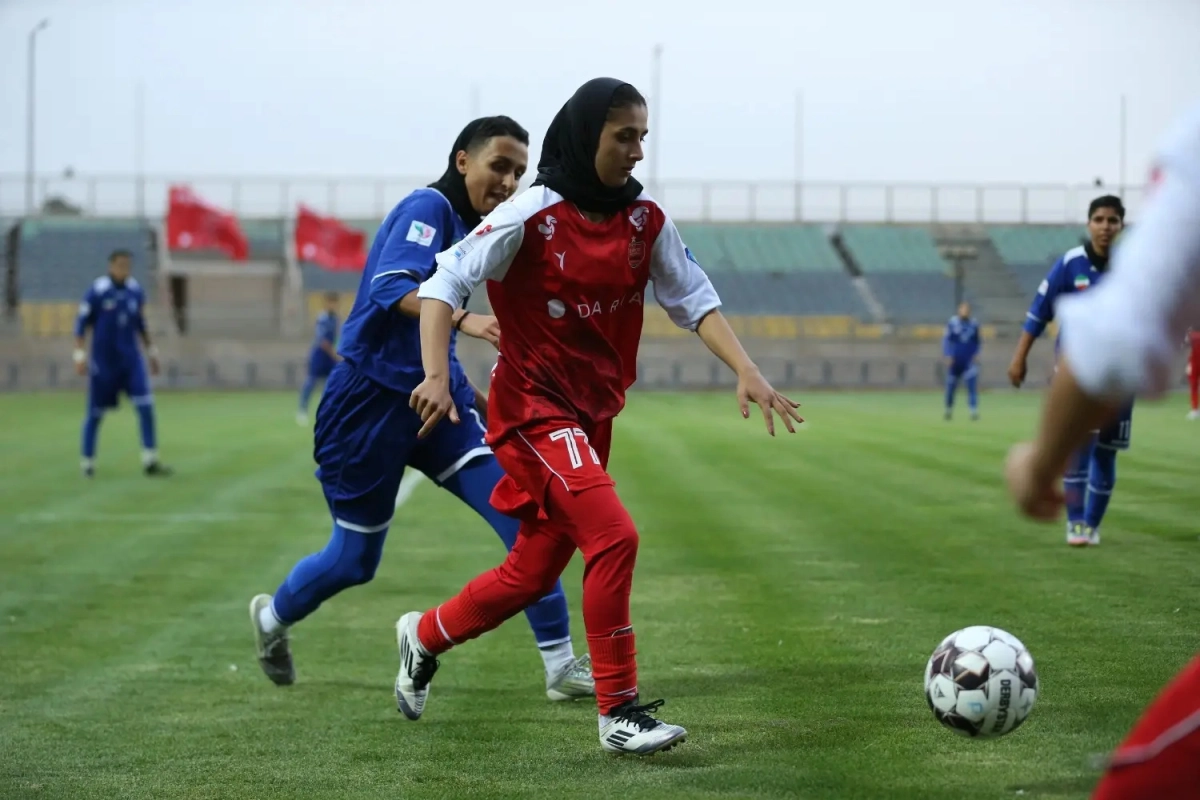 هفته سوم لیگ برتر فوتبال زنان | صعود پرسپولیس به صدر با تساوی استقلال