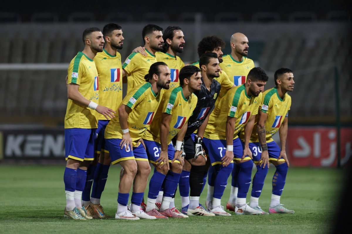 اوضاع عجیب صنعت؛ تهدید به اخراج از هتل در آستانه بازی با پرسپولیس!