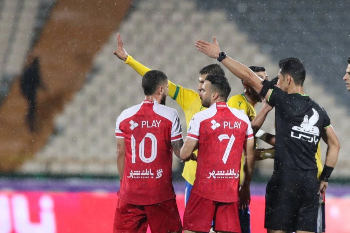 داوران بازی‌های معوقه هفته هفتم؛ قاضی دیدار پرسپولیس مشخص شد