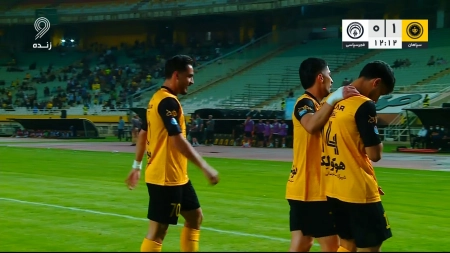گل اول سپاهان به فجرسپاسی توسط آریا یوسفی