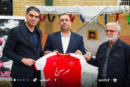 آزادی ۸ زندانی جرایم مالی با حمایت باشگاه پرسپولیس