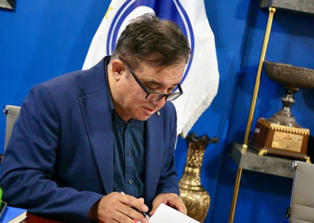 تاجرنیا شفاف‌سازی کرد؛ از پرونده آسانی تا ماجرای سفر به قطر